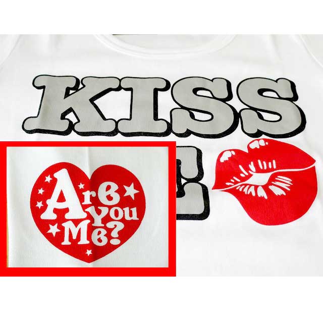 キスマークプリントTシャツ　半袖　カジュアル　レディース