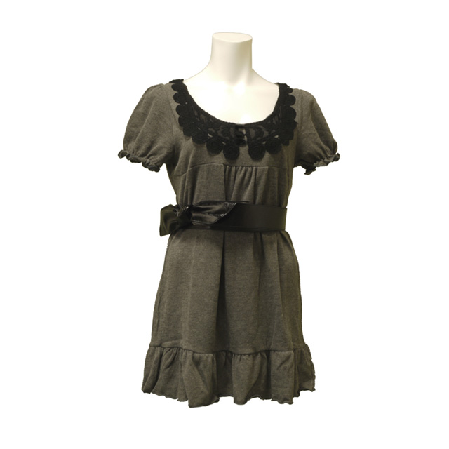 バタフライスリーブレースワンピース